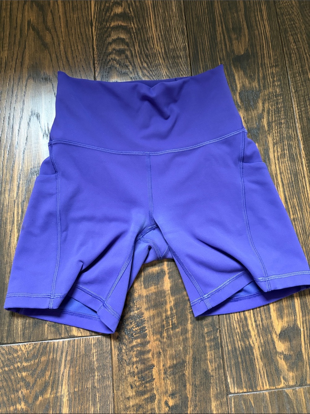 Lululemon Wunder Train High Rise Shorts 6’ with pockets